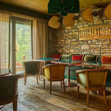 Valle De Pineta 酒店 *